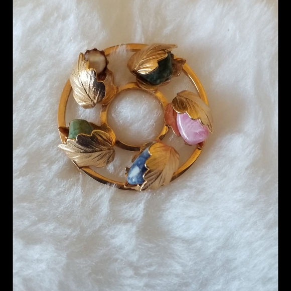 Sarah Coventry Jewelry - SARAH COVENTRY MultiGemstone Brooch